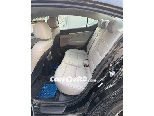 Hyundai Elantra Carros en venta