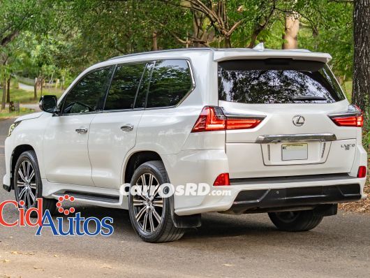 Lexus LX Jeepeta en venta