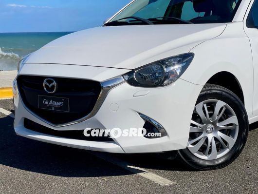 Mazda Demio Carros en venta