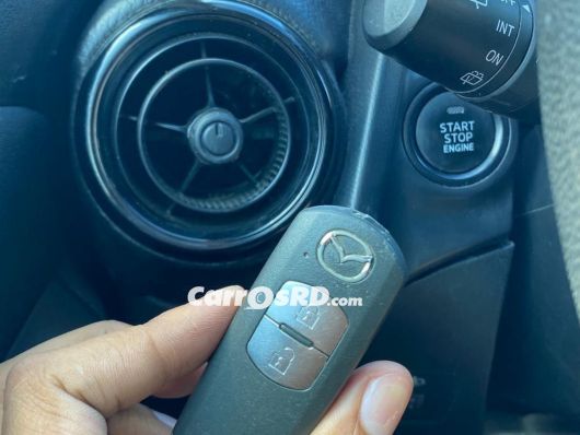 Mazda Demio Carros en venta