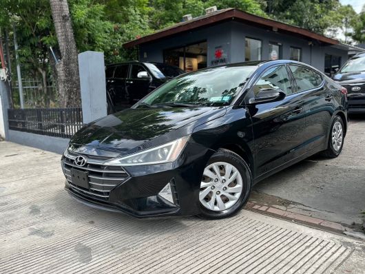 Hyundai Elantra SE en venta