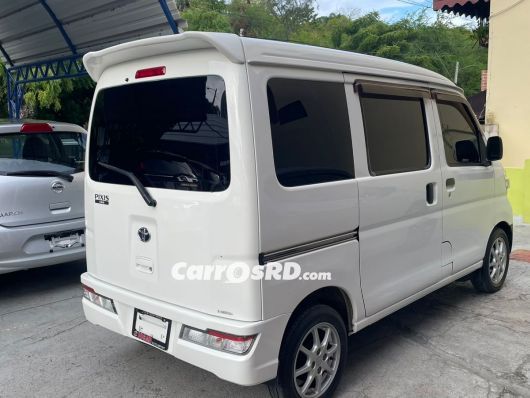 Toyota Pixis Minivan en venta