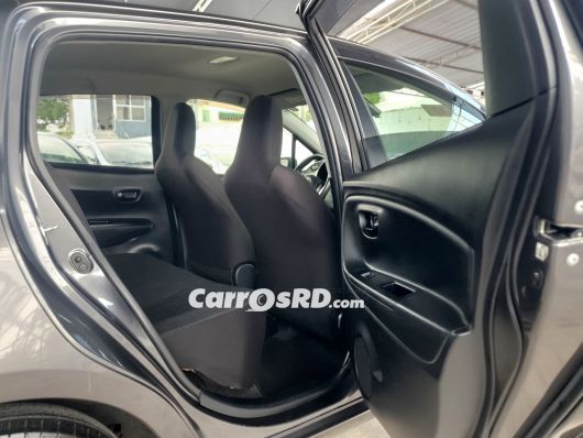 Toyota Vitz Carros en venta