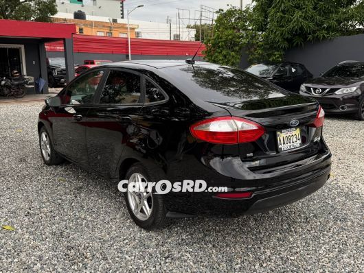 Ford Fiesta Carros en venta