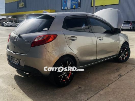 Mazda Demio Carros en venta