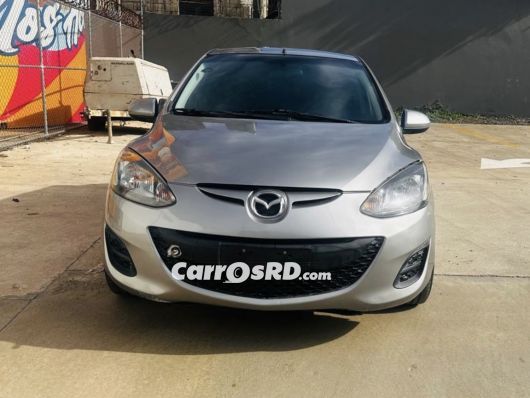 Mazda Demio Carros en venta