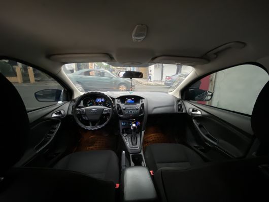 Ford Focus SE Hatchback