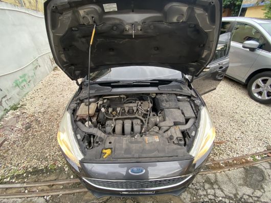 Ford Focus SE Hatchback