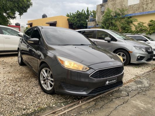 Ford Focus SE Hatchback