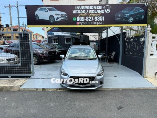 Mazda Demio Carros en venta