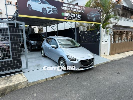 Mazda Demio Carros en venta