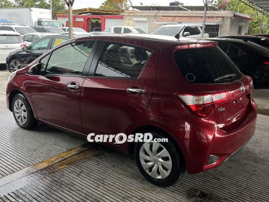 Toyota Vitz Carros en venta