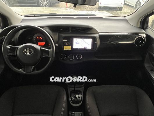 Toyota Vitz Carros en venta