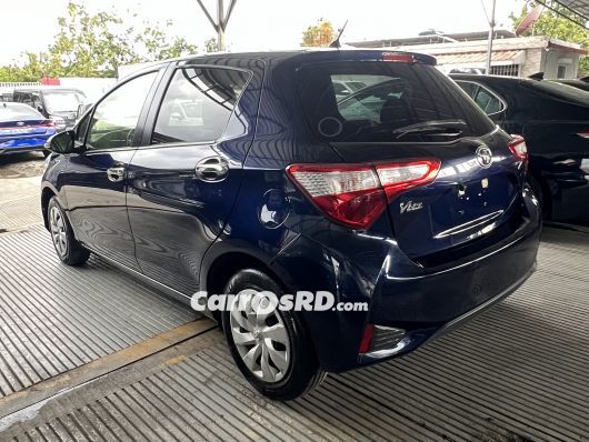 Toyota Vitz Carros en venta