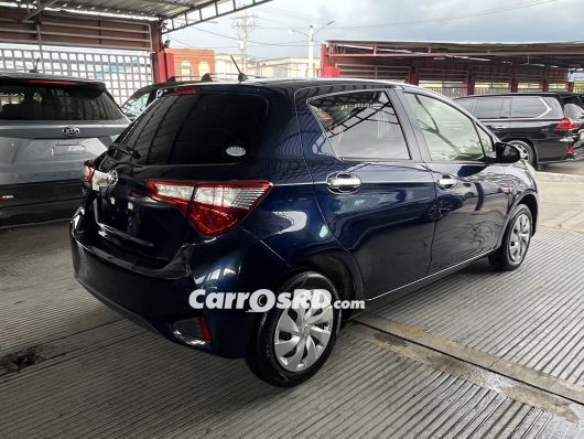 Toyota Vitz Carros en venta