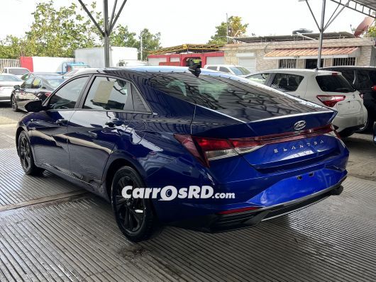 Hyundai Elantra Carros en venta
