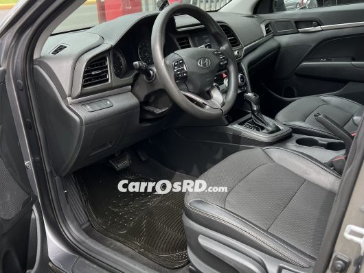 Hyundai Elantra Carros en venta
