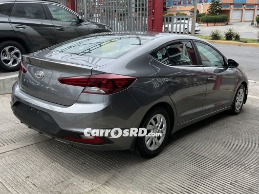 Hyundai Elantra Carros en venta