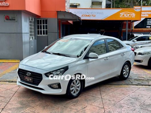 Hyundai Verna Carros en venta