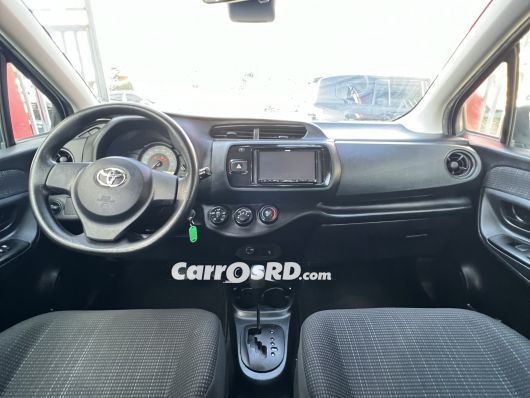 Toyota Vitz Carros en venta