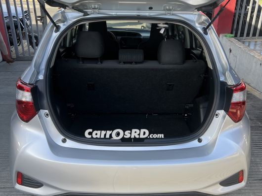 Toyota Vitz Carros en venta