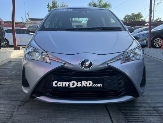 Toyota Vitz Carros en venta