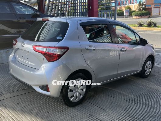 Toyota Vitz Carros en venta