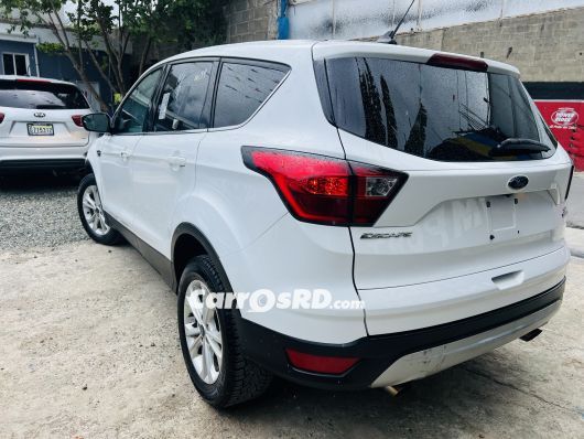 Ford Escape Jeepeta en venta