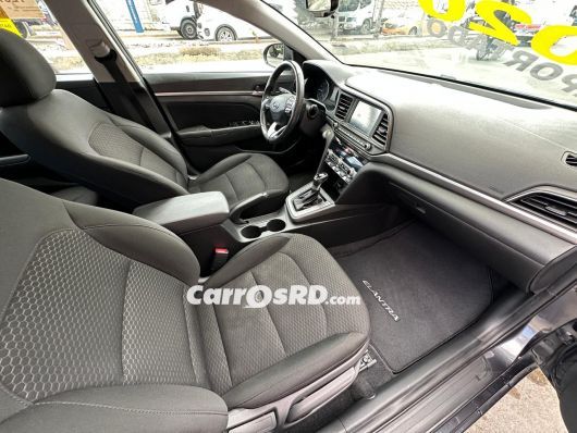Hyundai Elantra Carros en venta