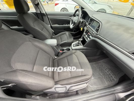 Hyundai Elantra Carros en venta