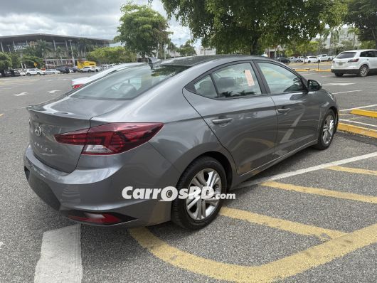 Hyundai Elantra Carros en venta