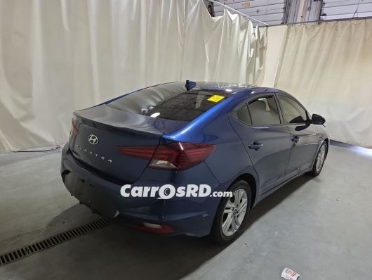Hyundai Elantra Carros en venta