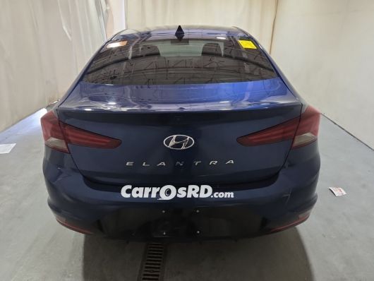Hyundai Elantra Carros en venta