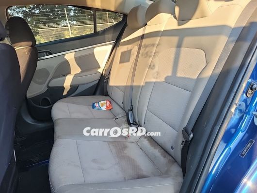 Hyundai Elantra Carros en venta