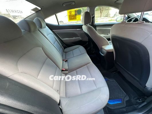 Hyundai Elantra Carros en venta