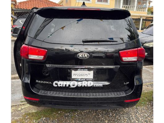 Kia Sedona Minivan en venta