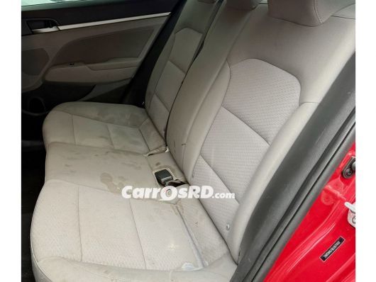 Hyundai Elantra Carros en venta