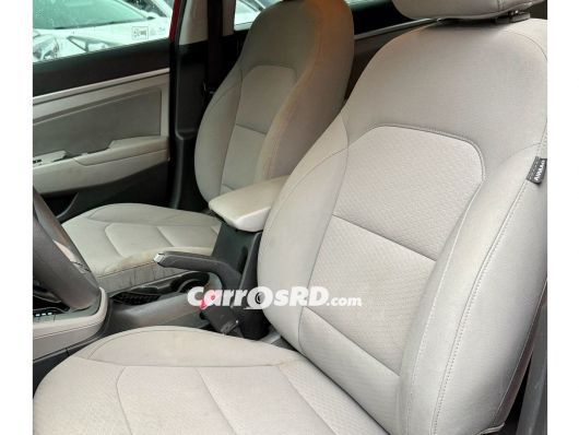 Hyundai Elantra Carros en venta