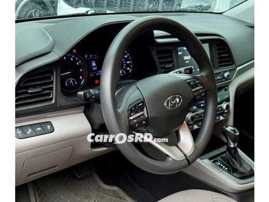 Hyundai Elantra Carros en venta