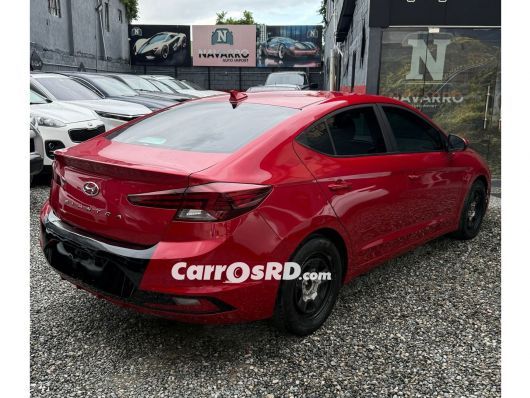Hyundai Elantra Carros en venta