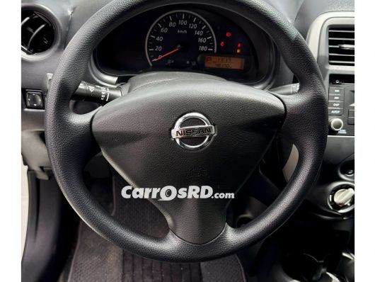 Nissan March Hatchback en venta