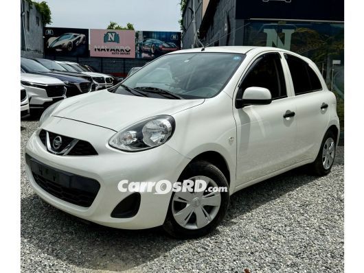 Nissan March Hatchback en venta