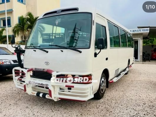Toyota Coaster Autobus en venta