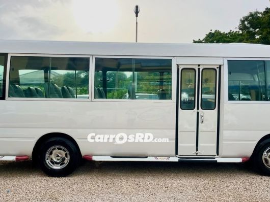 Toyota Coaster Autobus en venta