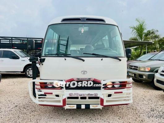 Toyota Coaster Autobus en venta