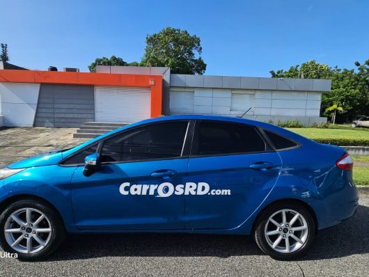 Ford Fiesta Carros en venta
