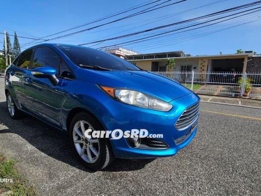 Ford Fiesta Carros en venta