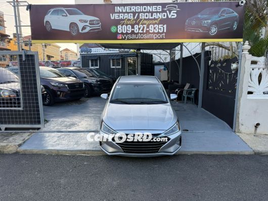Hyundai Elantra Carros en venta