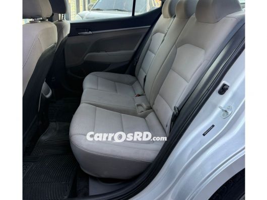 Hyundai Elantra Carros en venta