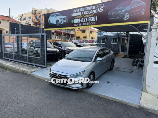 Hyundai Elantra Carros en venta